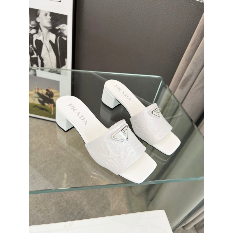 Pra*a slippers